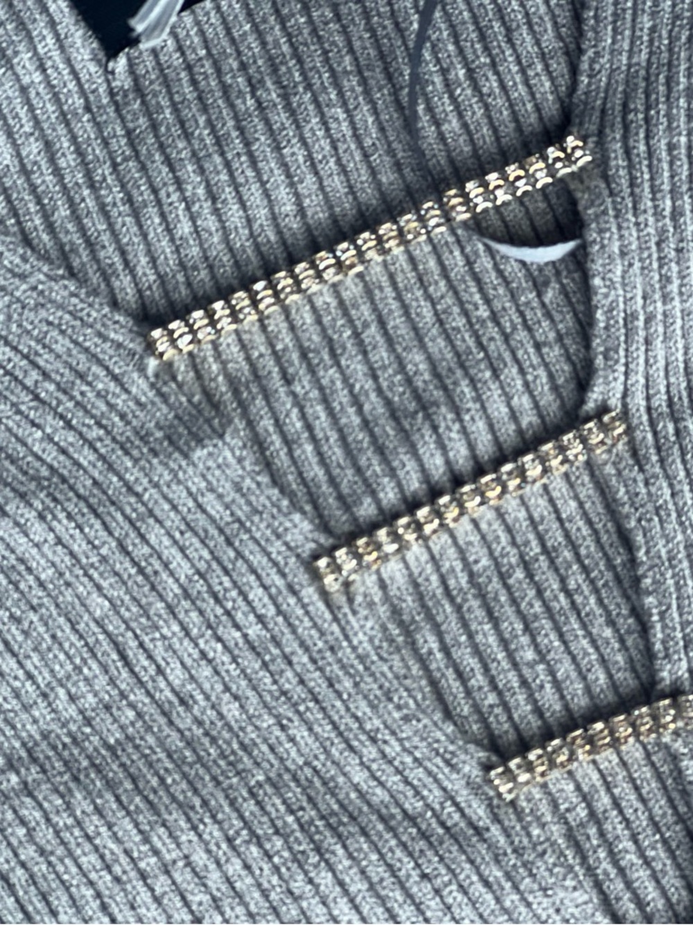 Gray Ribbed V-Neck Tank Top - Picture 3 of 4